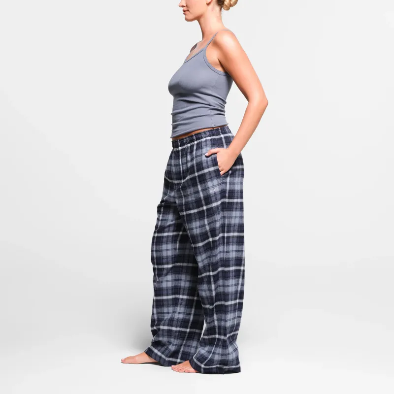 SKIMS FLANNEL SLEEP STRAIGHT LEG PANT Pajama Pants Women's CONCORD PLAID/Xihe Purple Plaid-3
