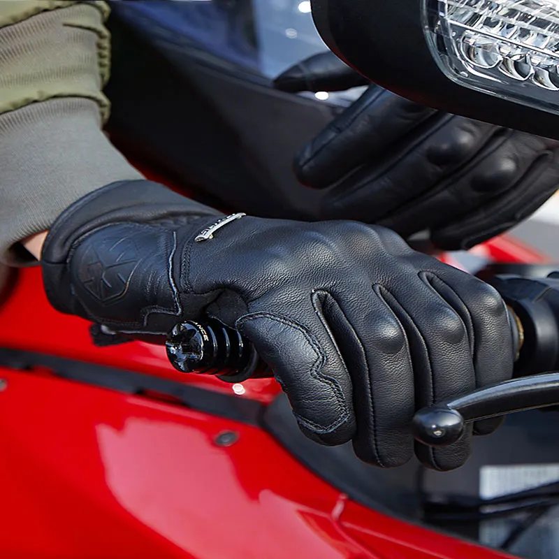 SCOYCO Motorcycle Protective Gears Sheepskin Men's MC131 Wrist Brace-1