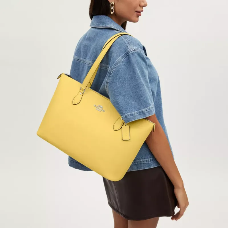 COACH Gallery Handbags-3