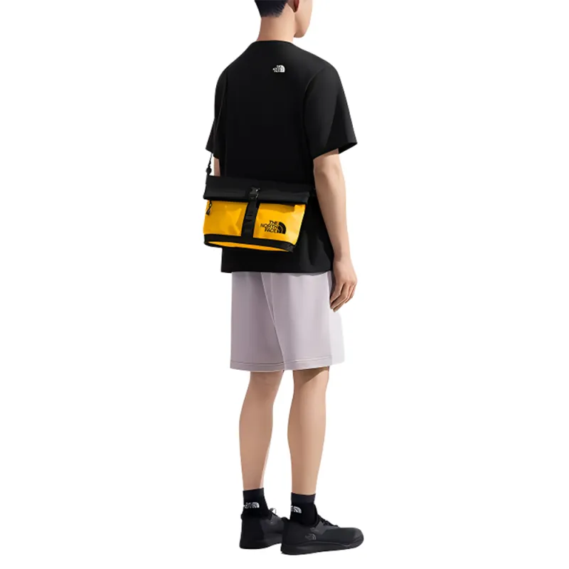 THE NORTH FACE 7.9L Outdoor Bags Functionality Material Starburst Gold Unisex-4