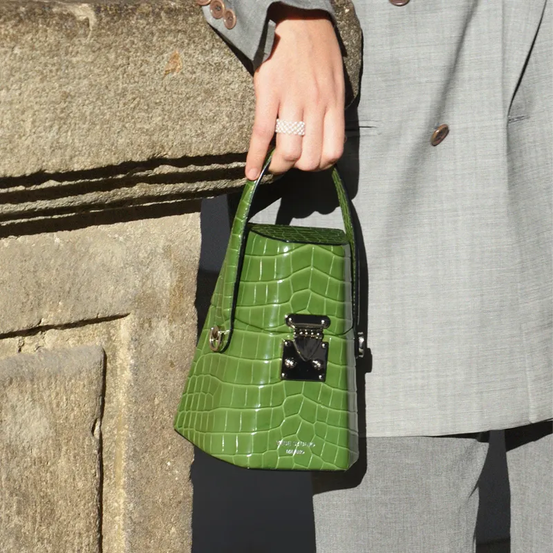 YESE STUDIO Crocodile Embossed Cow Leather Shoulder Bag Crossbody Bag Handbag Medium Size Women's Green-3