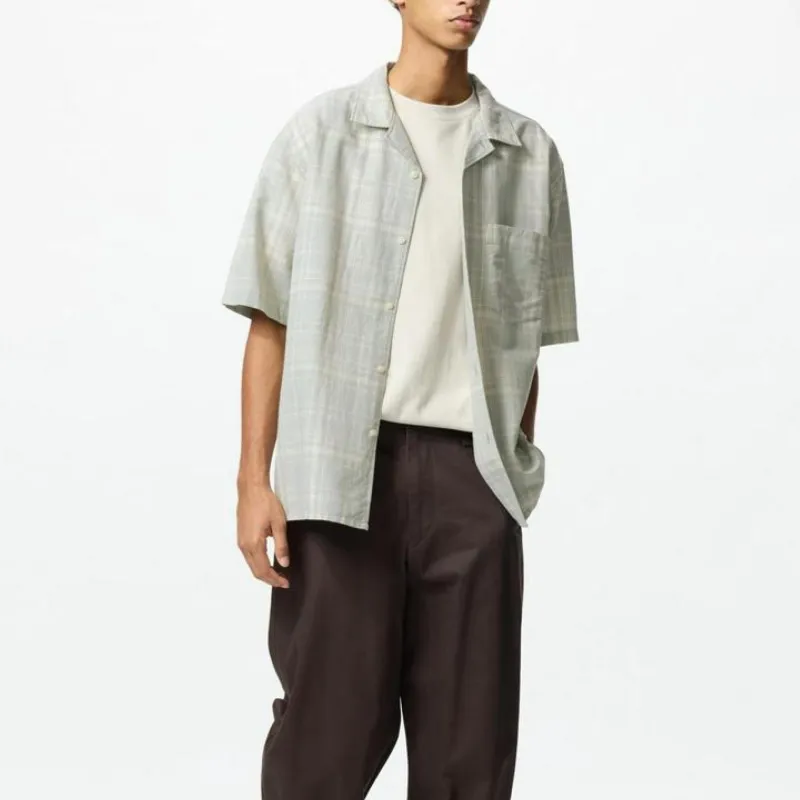 UNIQLO Shirt Unisex Light Green-2
