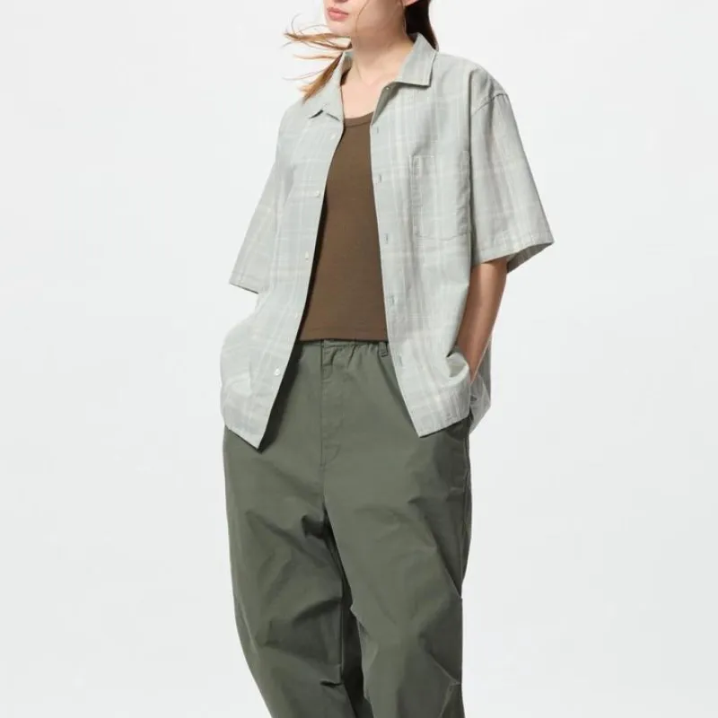 UNIQLO Shirt Unisex Light Green-1