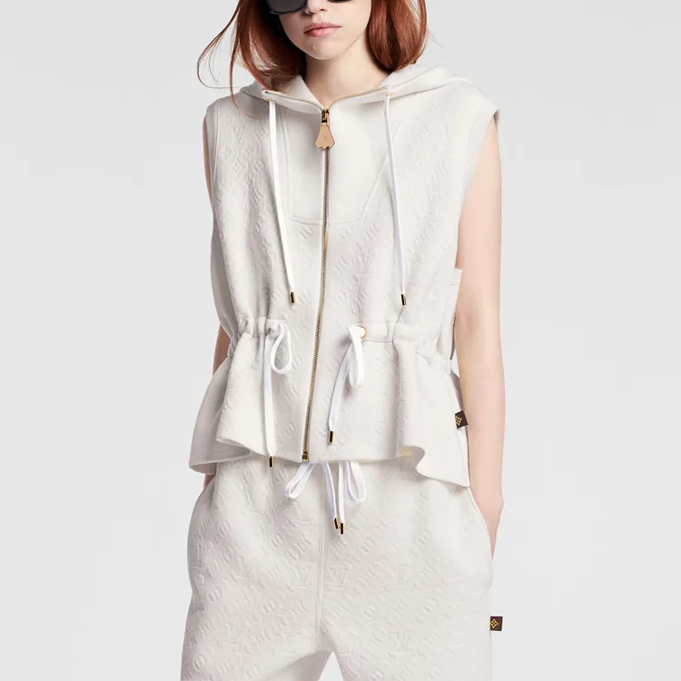 LOUIS VUITTON Sleeveless Embossed Monogram Hoodie-3