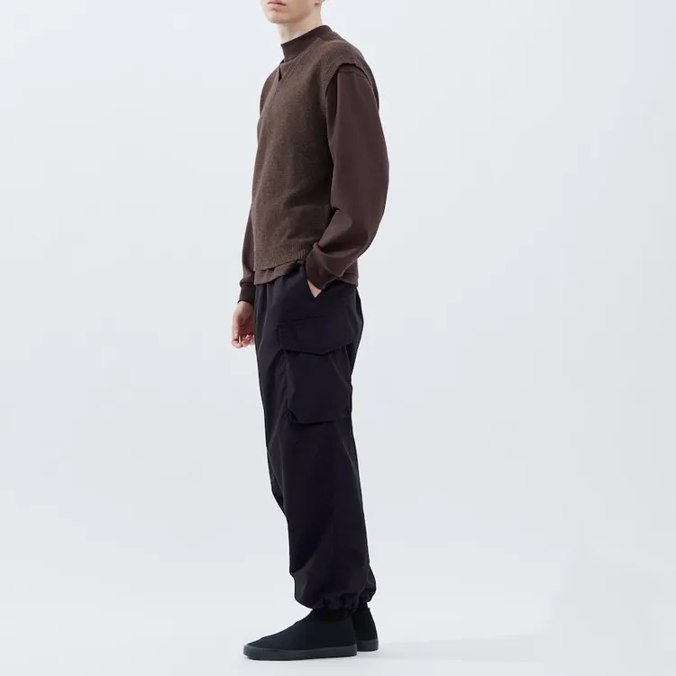UNIQLO FW23 U Series Tank Top Unisex Umber-3