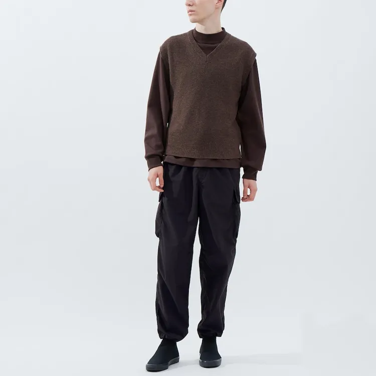 UNIQLO FW23 U Series Tank Top Unisex Umber-1