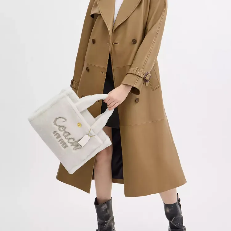 COACH Cargo Shearling Tote Bag, Shopping Bag, Shoulder Bag, Crossbody Bag, Handbag Tubas Women's White-7