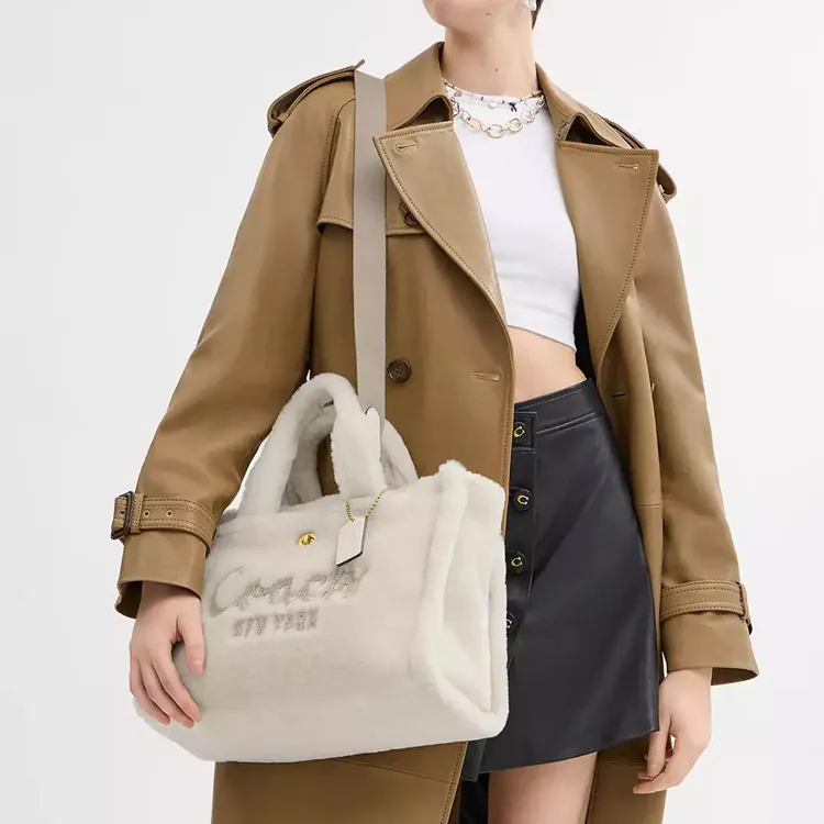 COACH Cargo Shearling Tote Bag, Shopping Bag, Shoulder Bag, Crossbody Bag, Handbag Tubas Women's White-5