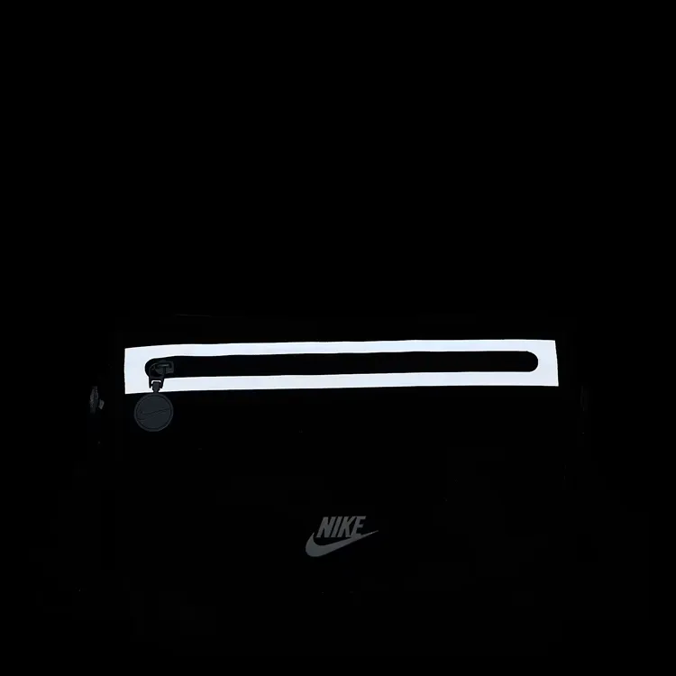 Nike Futura Messenger Lunch Tote 7.5L-5