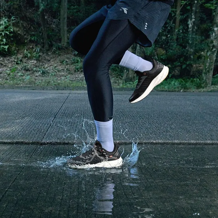 361° Rain Block 6.0 Cushioned Anti-Slip Wear-Resistant And Water-Resistant Low-Top Running Shoes Men's Black White-5