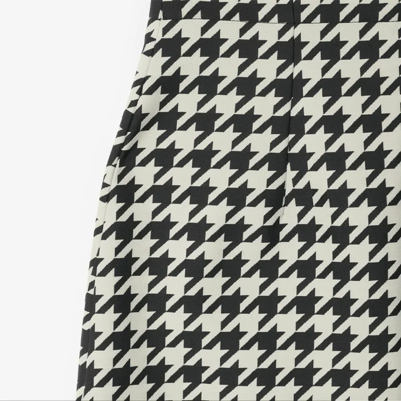Burberry Houndstooth-pattern Gabardine Cropped Trousers-5