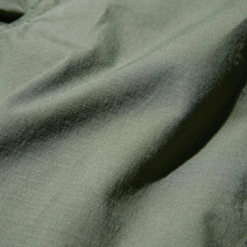 UNIQLO Cargo Shorts Unisex Olive-3
