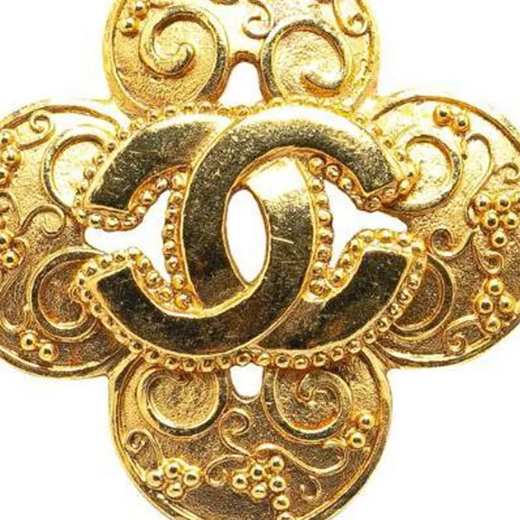 CHANEL 1996 Plated Cc Clover Pendant Necklace Costume Necklace-1