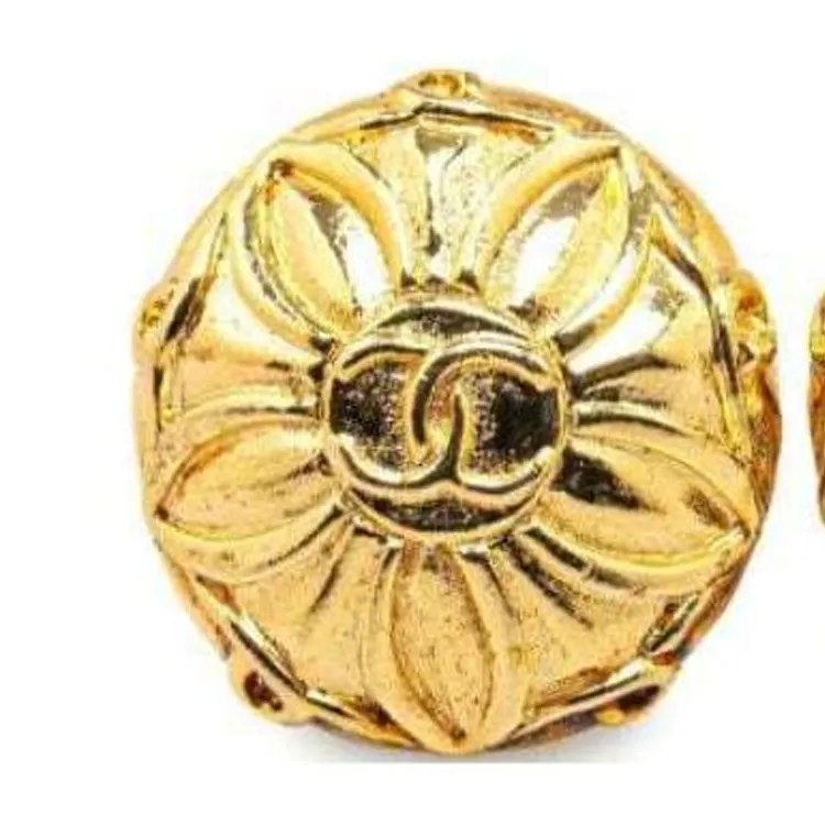 CHANEL 20th Century Plated Cc Flower Clip On Earrings Costume Earrings-2