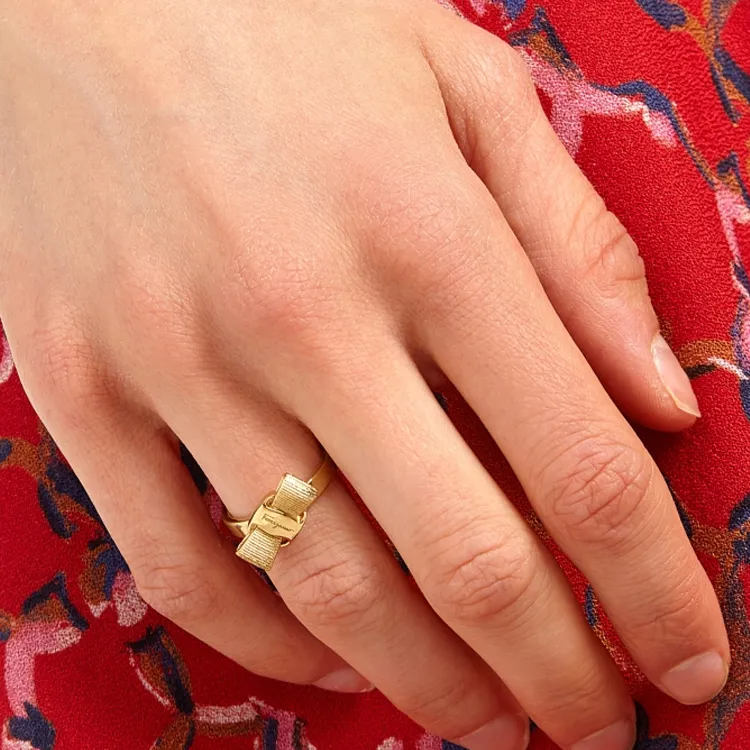 Ferragamo Vara Bow Polished Ring-2