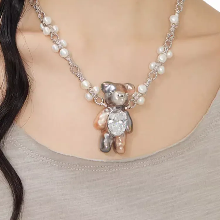 YVMIN Large Pearlescent Bear Chain Necklace-2