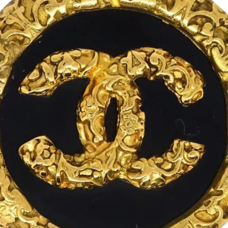 CHANEL 1993 Medallion Brooch-2