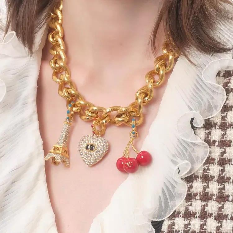 Valentino Metal Necklaces Unisex Gold-2
