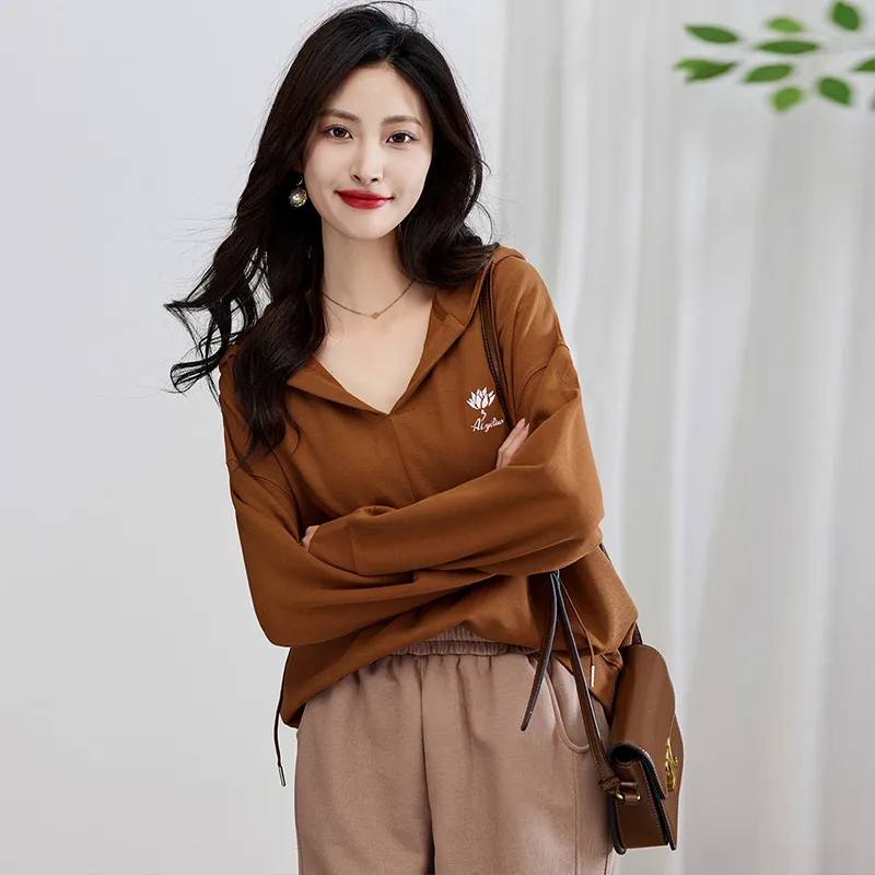 Love Elaine Sweatshirt Women's Coffee-1