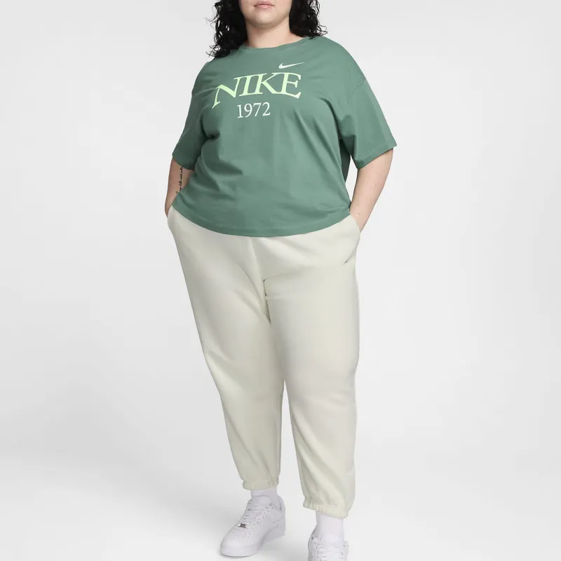 Nike Sportswear Classics T-Shirt Women's Coast Green-4