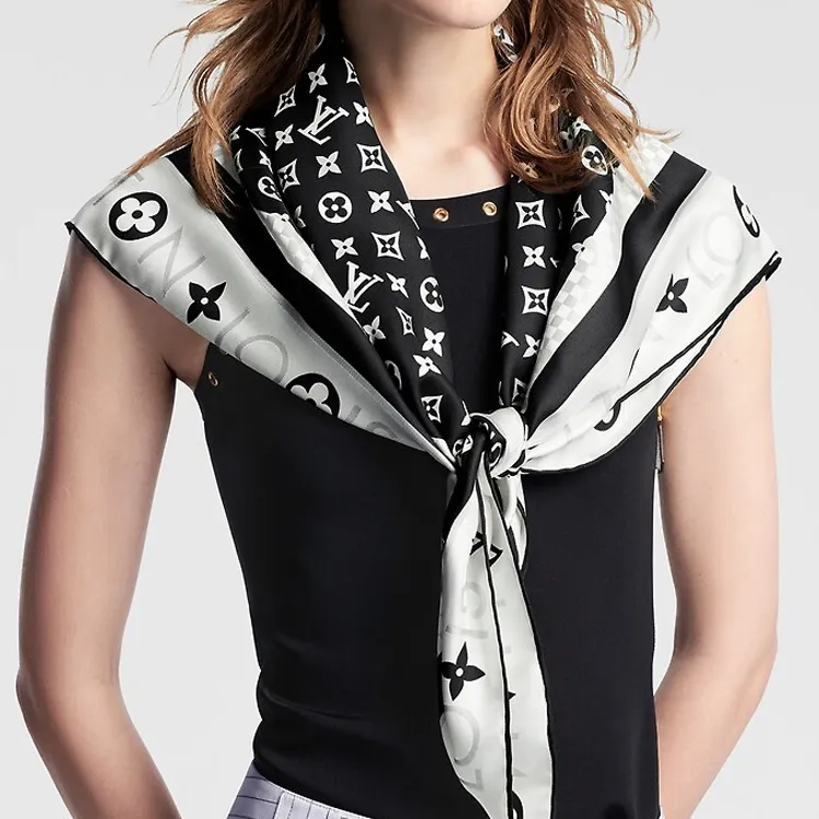 Lv M90674 Monogram Infinity Square 90-2