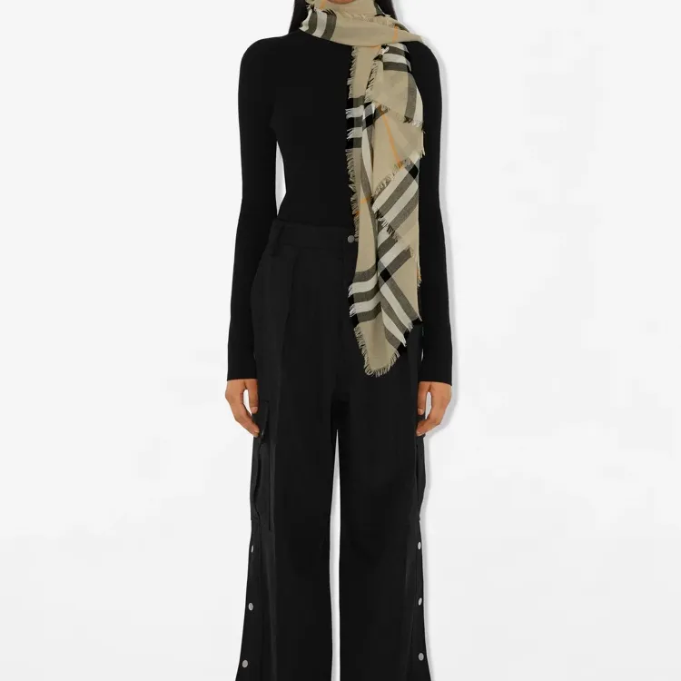 Burberry Check Printed Fringed Scarf-4