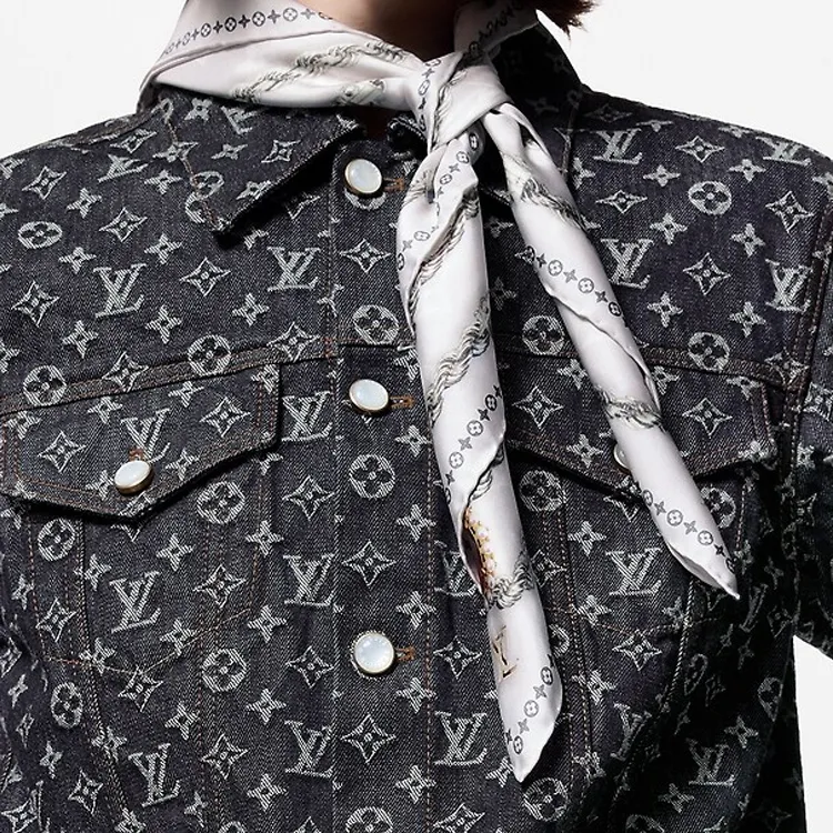 LOUIS VUITTON Lv Dynasty Pearls Silk Square-3
