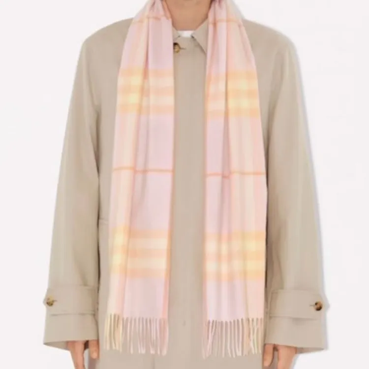 Burberry Cashmere Knit Scarves Unisex Pastel Pink-3