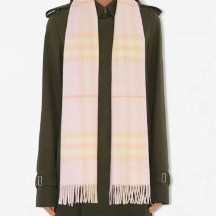 Burberry Cashmere Knit Scarves Unisex Pastel Pink-4