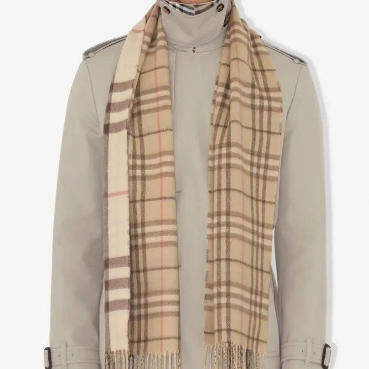 Burberry Vintage Check pattern Scarf-3