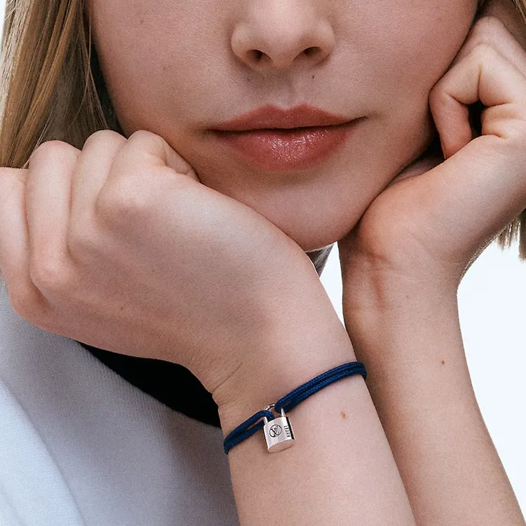 LOUIS VUITTON SiLOUIS VUITTONer Lockit Bracelet Sterling SiLOUIS VUITTONer Black Laquered And Blue Polyester Cord-2