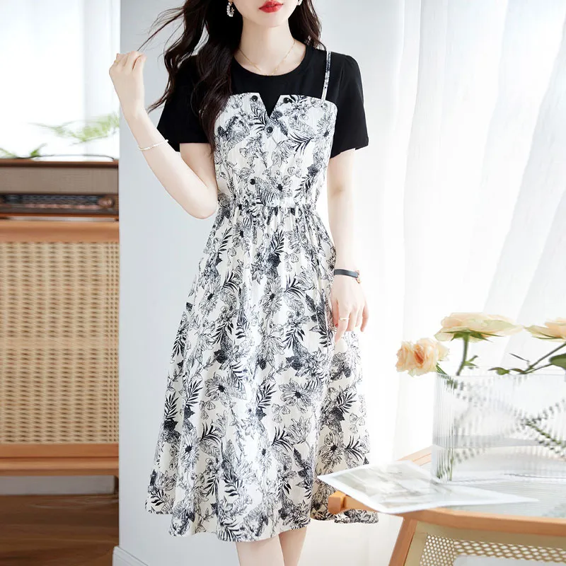 Still Quiet Short Sleeved Dresses Women's Black Beige-1