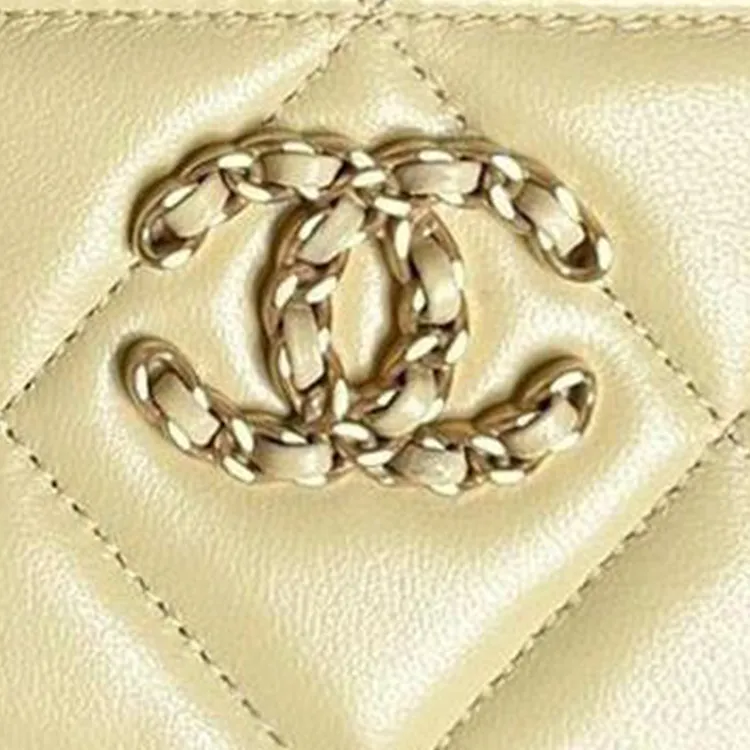 CHANEL Sheepskin Card Holder Women's Light Yellow-2