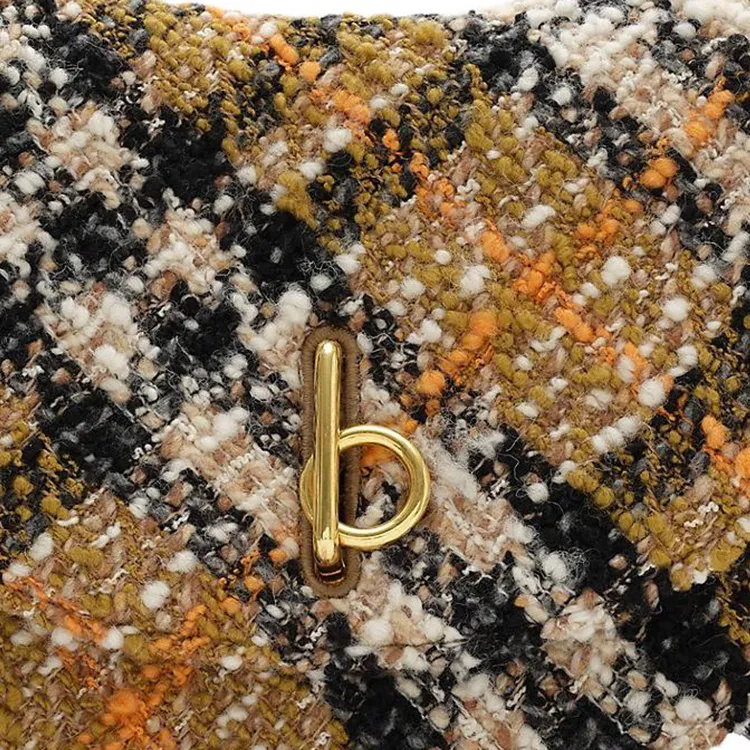 Burberry Rocking Horse Herringbone Wool Blend Fabric Saddle Bag, Shoulder Bag, Crossbody Bag Medium Size Women's Olive-4