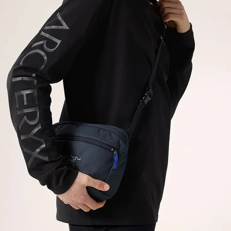 Arcteryx Recycled Polyester Fanny Pack Unisex Sapphire Black With Active Color-2