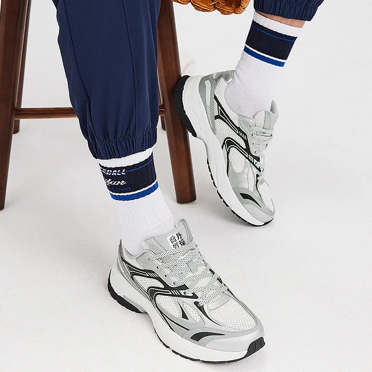 QIAODAN Anti Slip And Wear Resistant Breathable Low Top Casual Shoes Men's White Silver-3