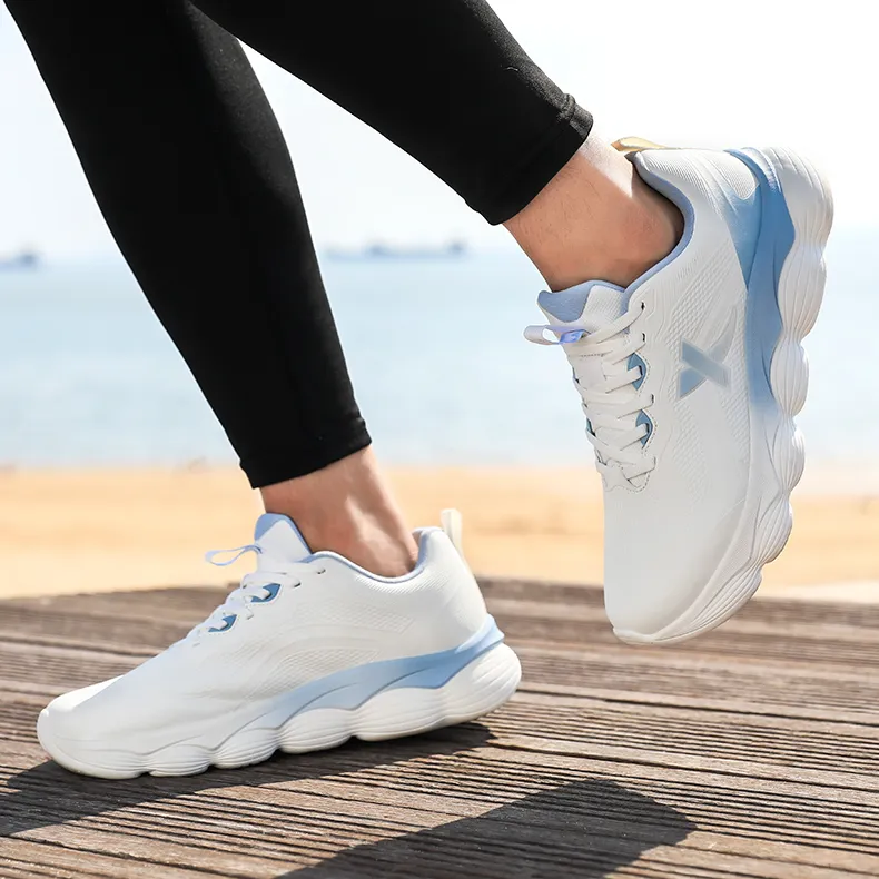 XTEP Slip-Resistant Cushioning Water-Resistant Low-Top Casual Running Shoes Men's White Blue-3