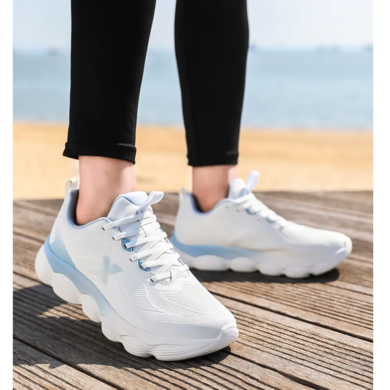 XTEP Slip-Resistant Cushioning Water-Resistant Low-Top Casual Running Shoes Men's White Blue-4