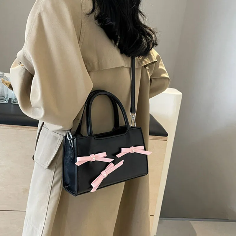 Duoluplo Doron Paul Pu One Shoulder Handbag Regular Women's Black & Pink/Pink/Silver/Black & Blue/Ecru-17