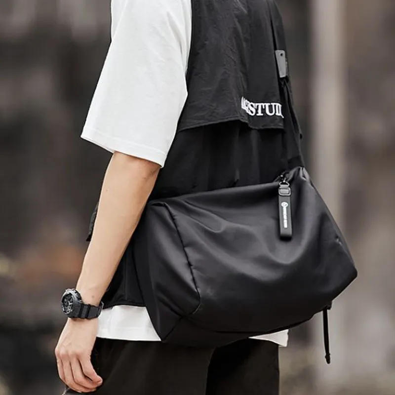 CMLZIUA Water repellent Nylon One Shoulder Crossbody Gym Bags Large Size Unisex Black-3