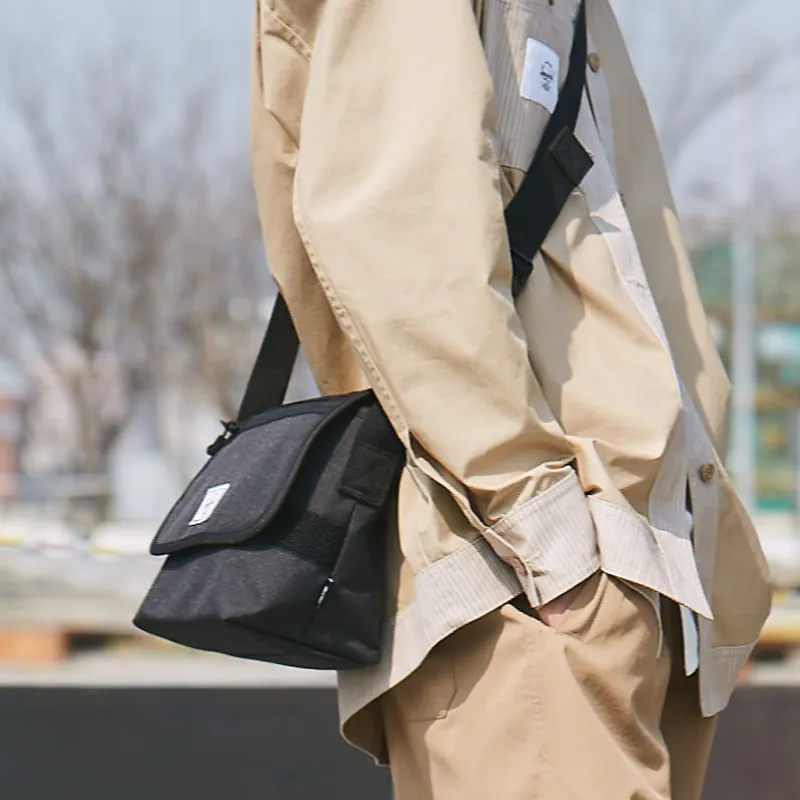 Herschel Polyester Messenger Bag Shoulder Bag Crossbody Bag Medium Size Unisex Classic Black-4