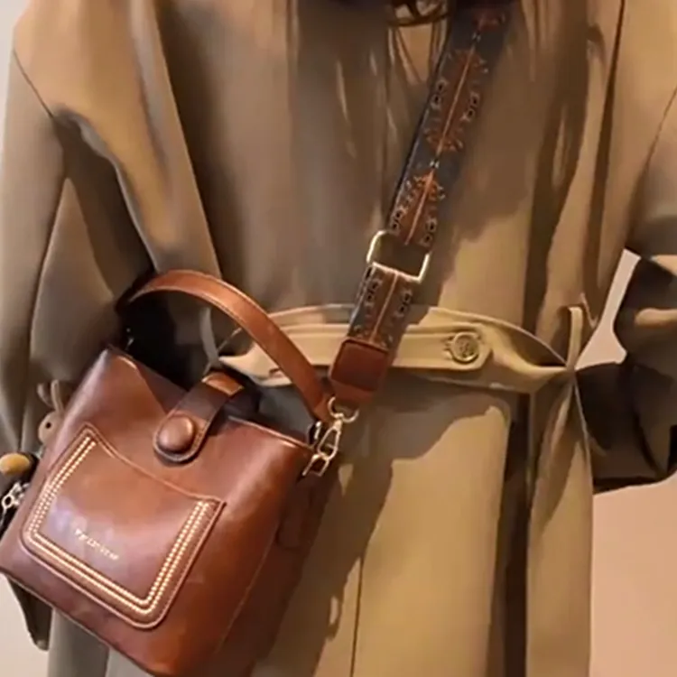 PINK·LAND PU Bucket Bag, Shoulder Bag, Crossbody Bag Women's Caramel/Red Brown/Black/Green-2