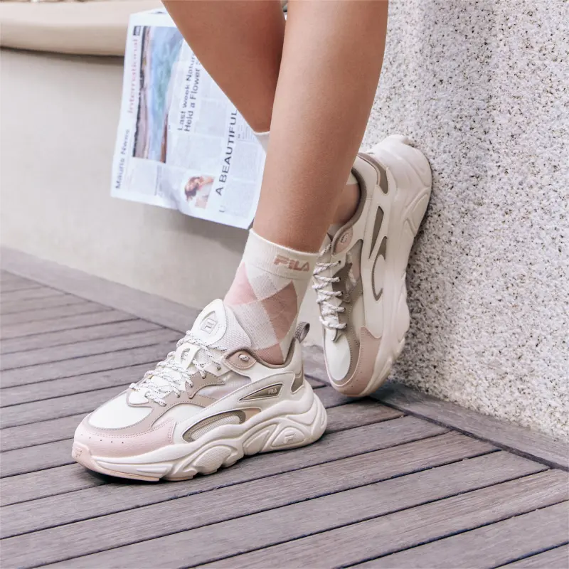 FILA Mars Shock Absorbers With Slip Resistant Features Low Top Casual Shoes Women's Umber Gray-5