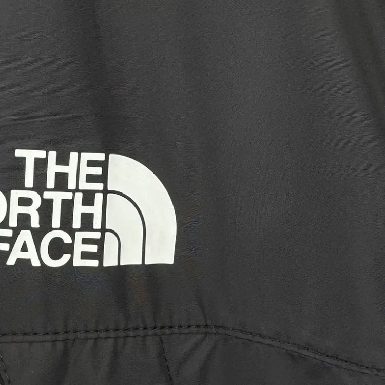 THE NORTH FACE Mountain Wind Jacket-1