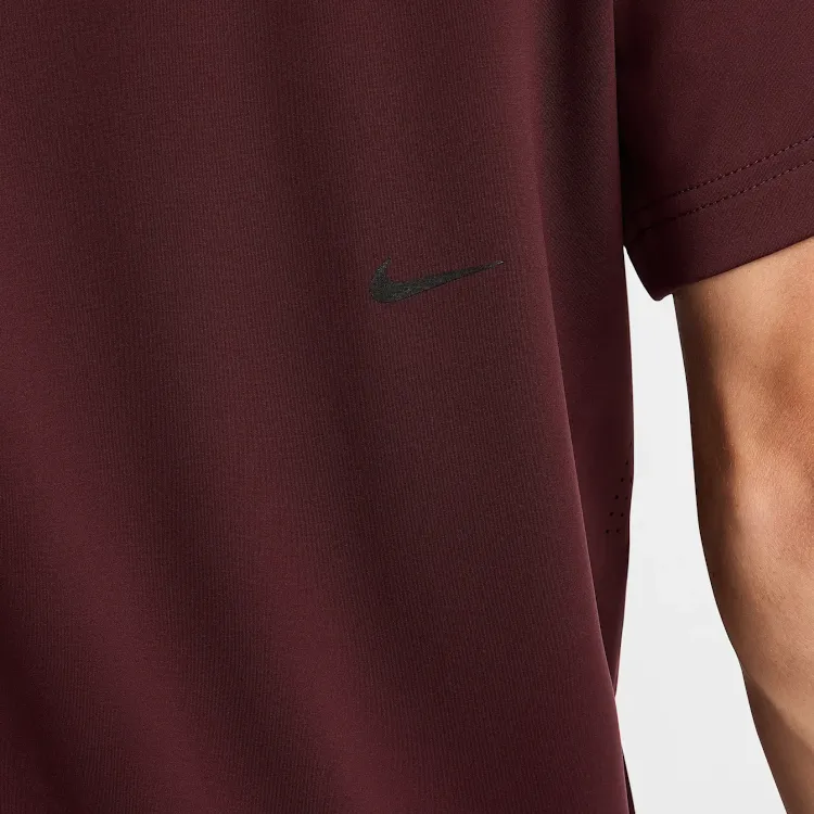 Nike A.P.S. Men's Dri FIT Adv Short Sleeve Versatile Top-3
