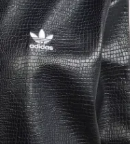 Bluza marki Adidas w kolorze granatu z nadmiernym stylem