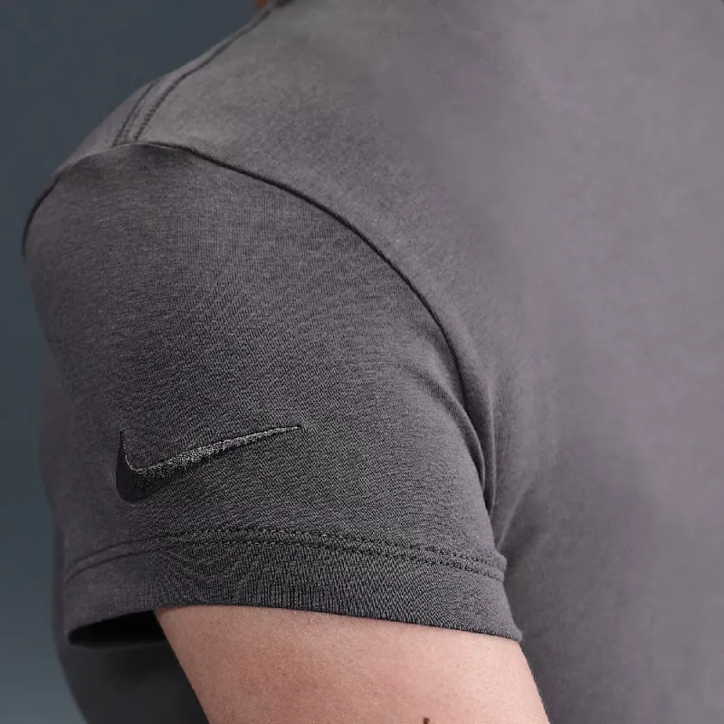Nike Clothing T Shirts Women's Gray-0