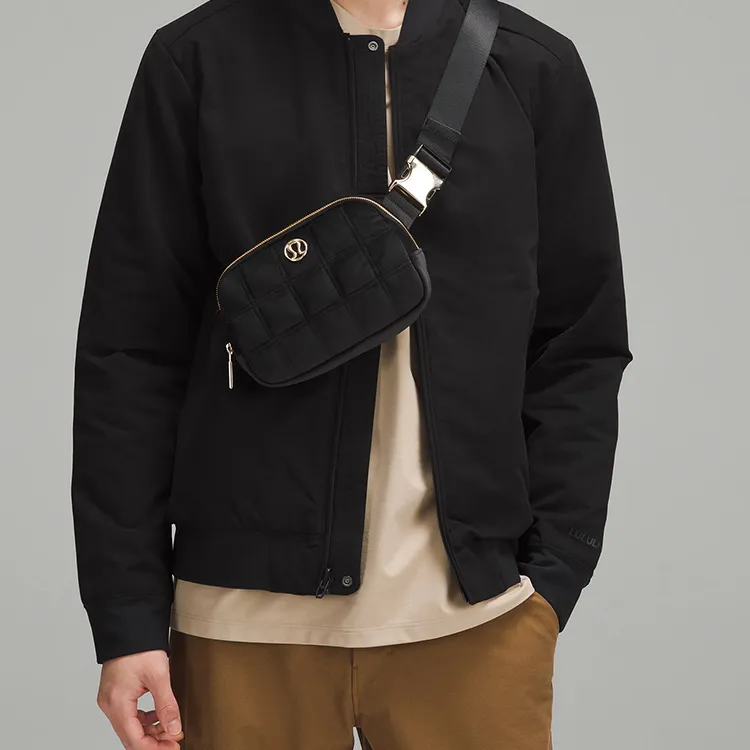 Lululemon Everywhere Fleece Fabric Sling Bag, One Shoulder, Crossbody, Fanny Pack Regular Unisex Black & Gold-5