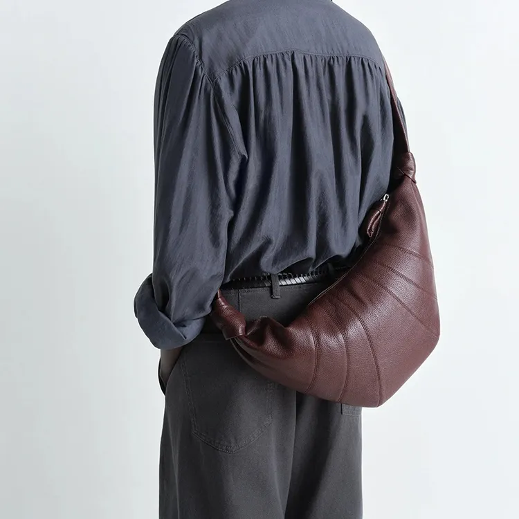 Lemaire Croissant Series Leather Croissant Bag Crossbody Bag Shoulder Bag Medium Size Unisex Roasted Mountain Walnut-3