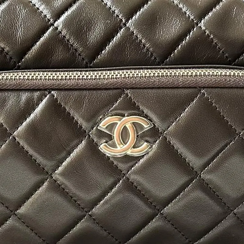 CHANEL Shiny Wrinkle Lambskin Camera Bag, Shoulder Bag Women's Brown-3